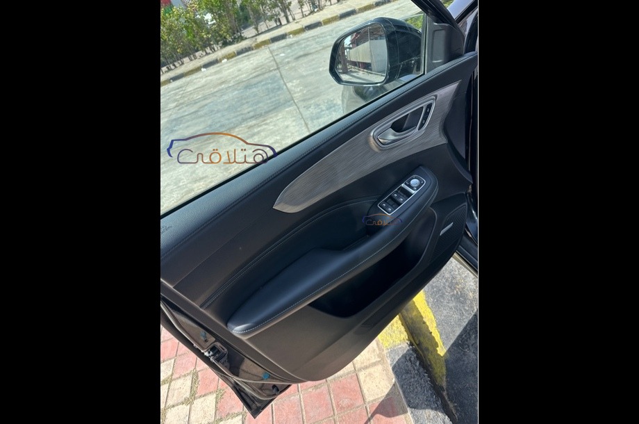 RX5 Plus MG أسود