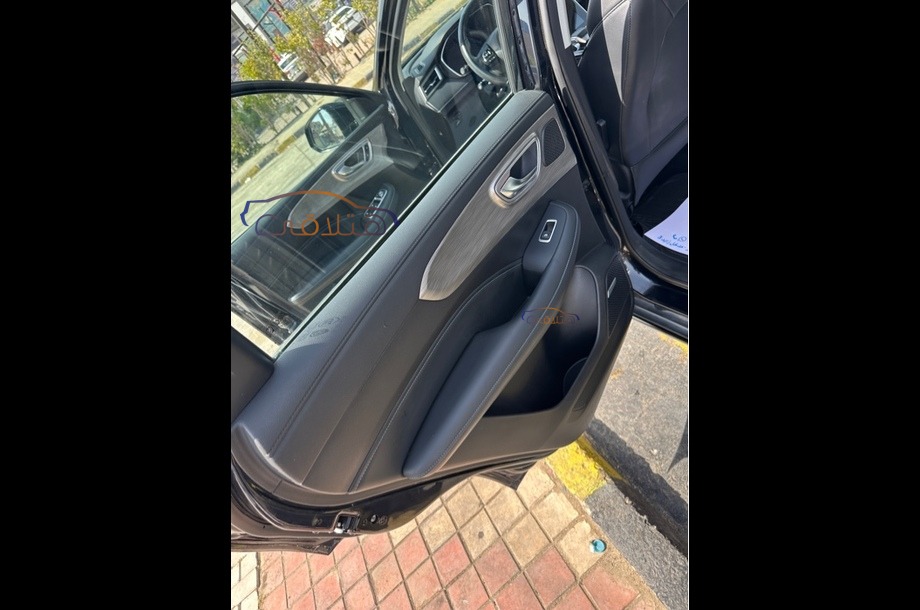 RX5 Plus MG أسود