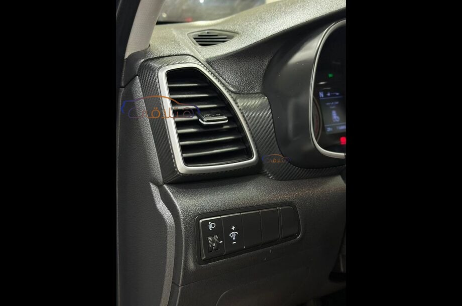 Tucson Hyundai أبيض