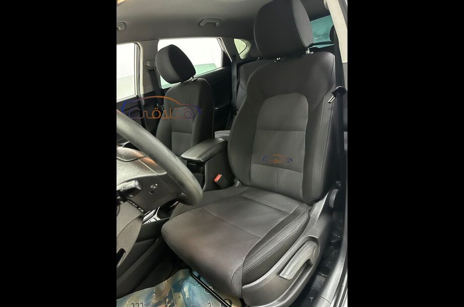 Tucson Hyundai أبيض