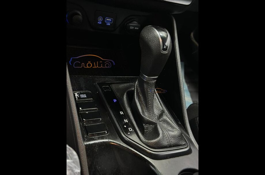 Tucson Hyundai أبيض