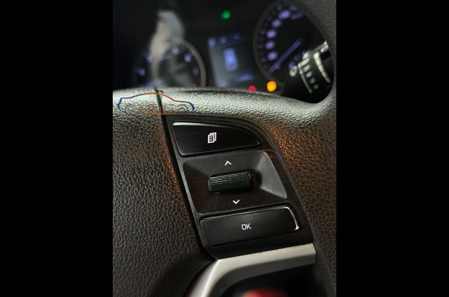 Tucson Hyundai أبيض