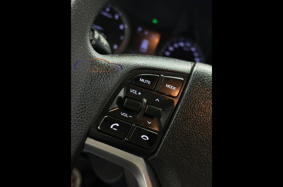 Tucson Hyundai أبيض