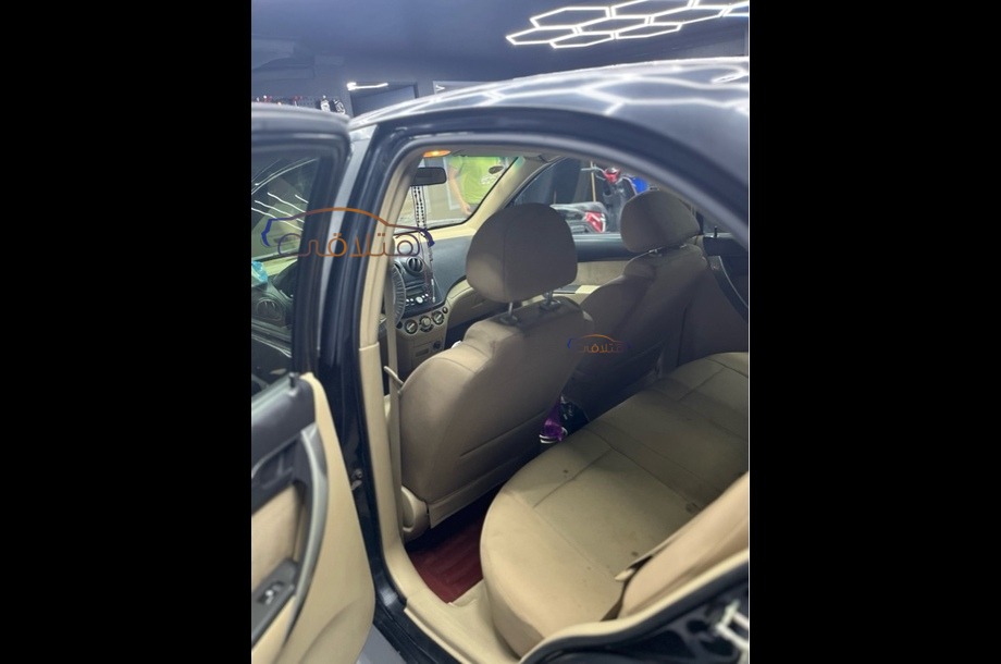 Aveo Chevrolet أسود