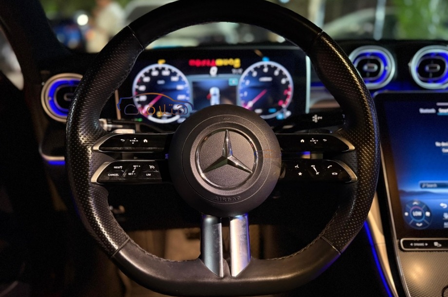 C 200 Mercedes احمر