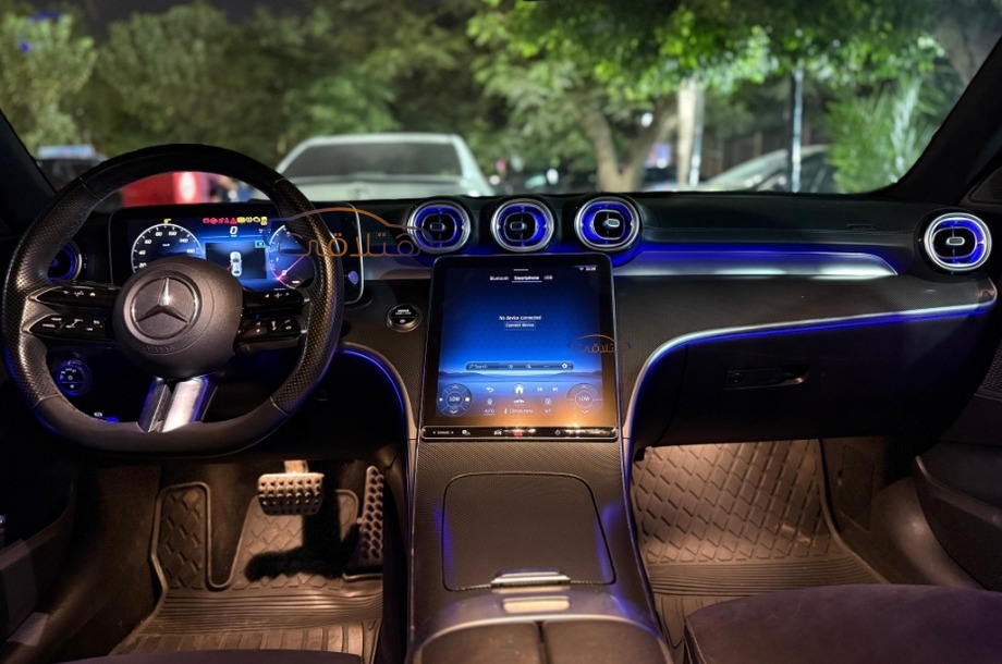 C 200 Mercedes احمر