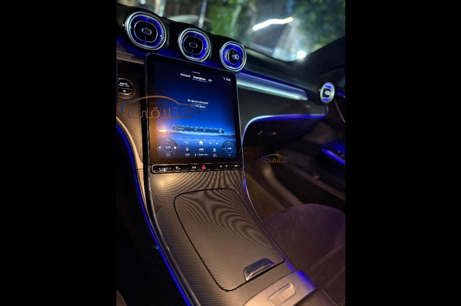 C 200 Mercedes احمر