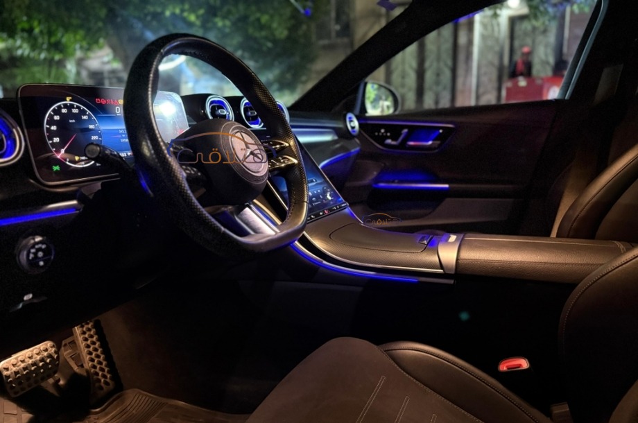 C 200 Mercedes احمر