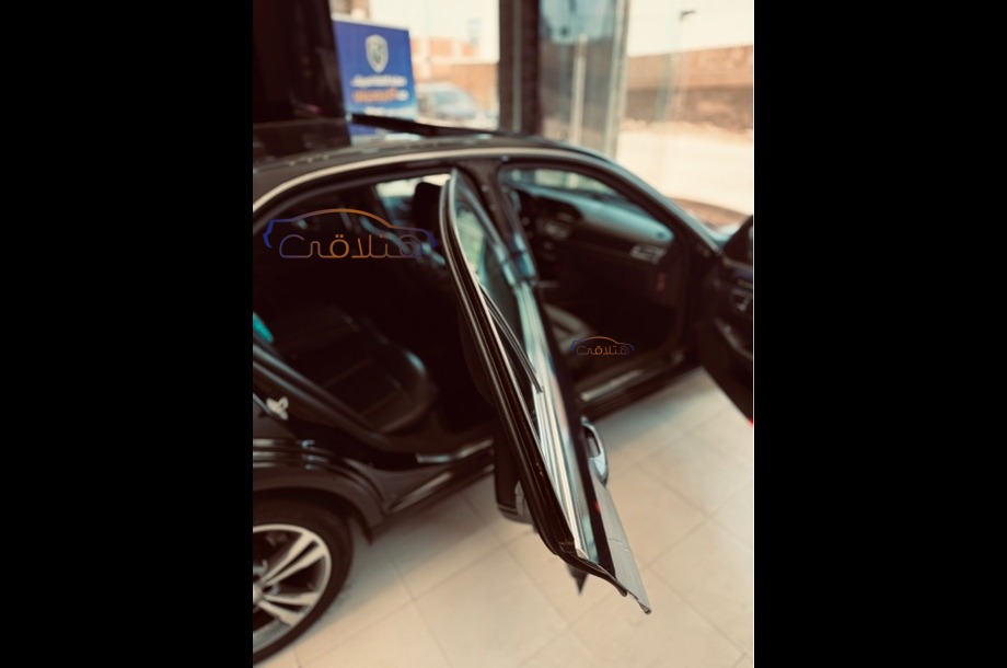 E 200 Mercedes Black