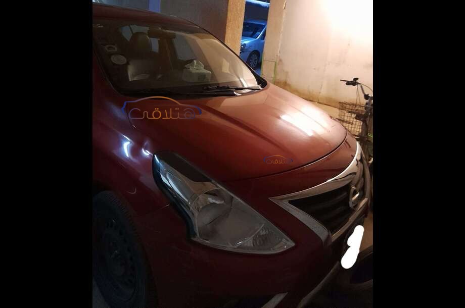 Sunny Nissan Dark red