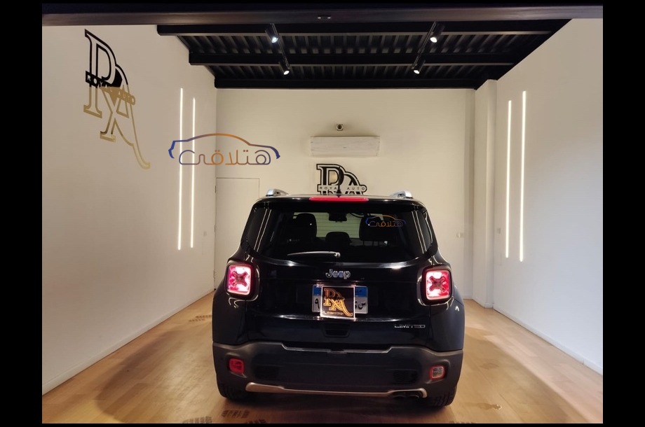 Renegade Jeep أسود