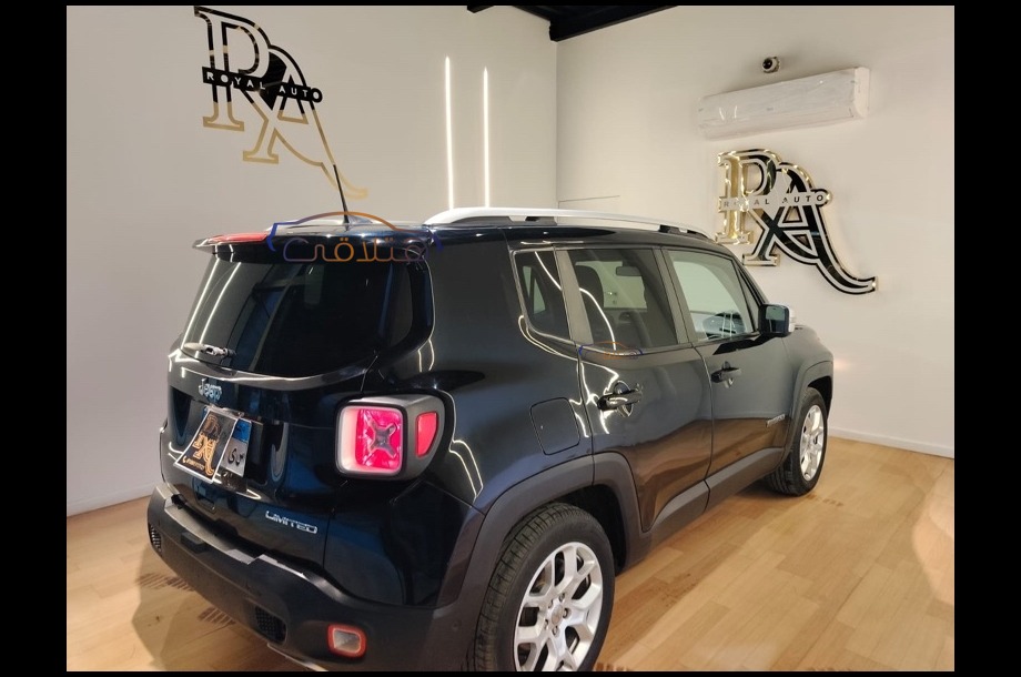 Renegade Jeep أسود