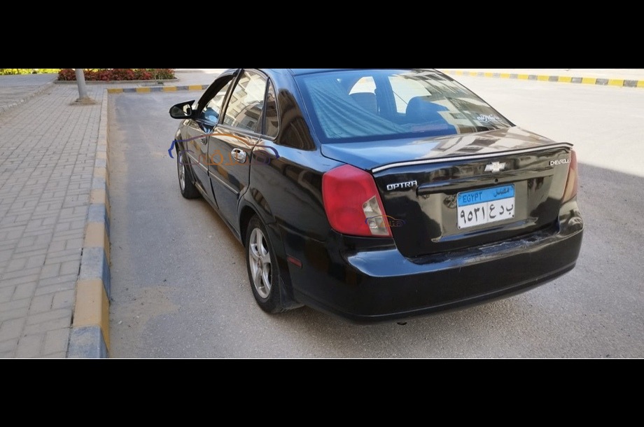 Optra Chevrolet أسود