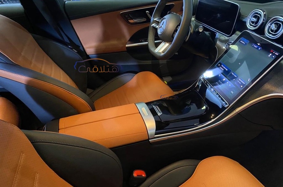 C 200 Mercedes فضي