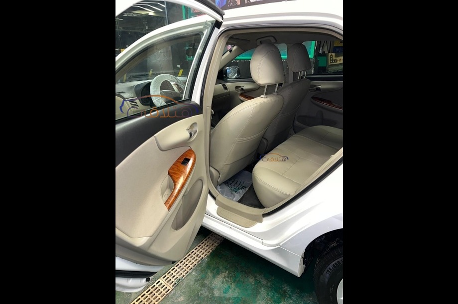 Corolla Toyota White