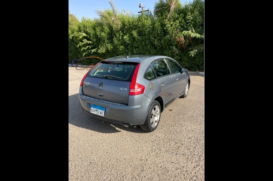 C4 Citroën رمادي