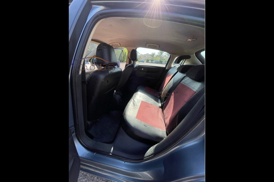 C4 Citroën رمادي