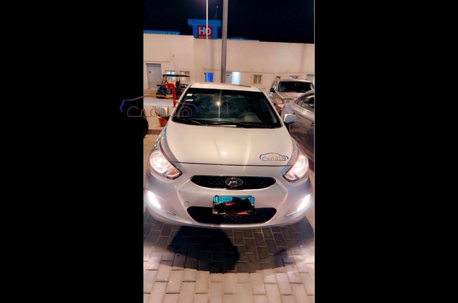 Accent RB Hyundai فضي