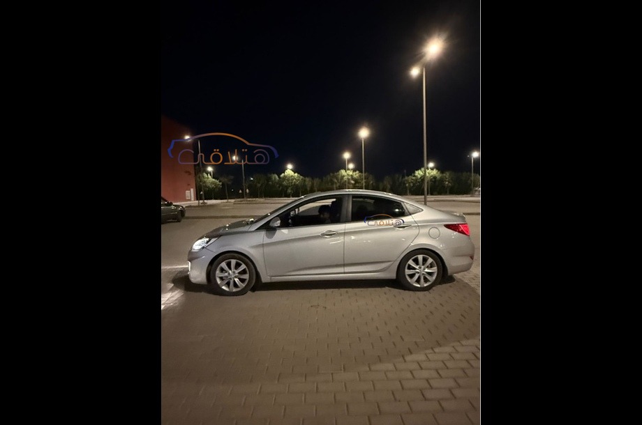 Accent RB Hyundai فضي