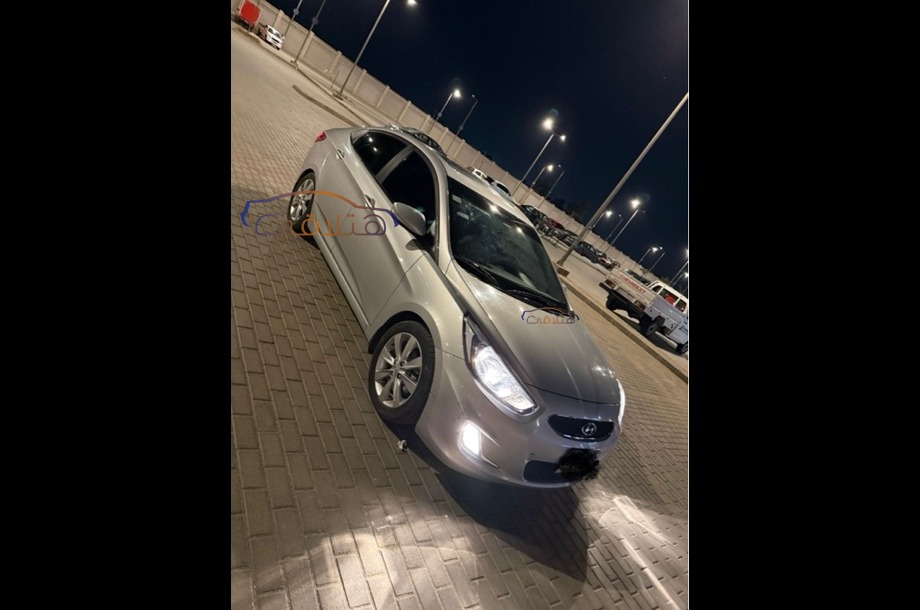 Accent RB Hyundai فضي