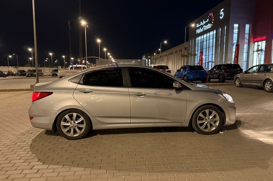 Accent RB Hyundai فضي