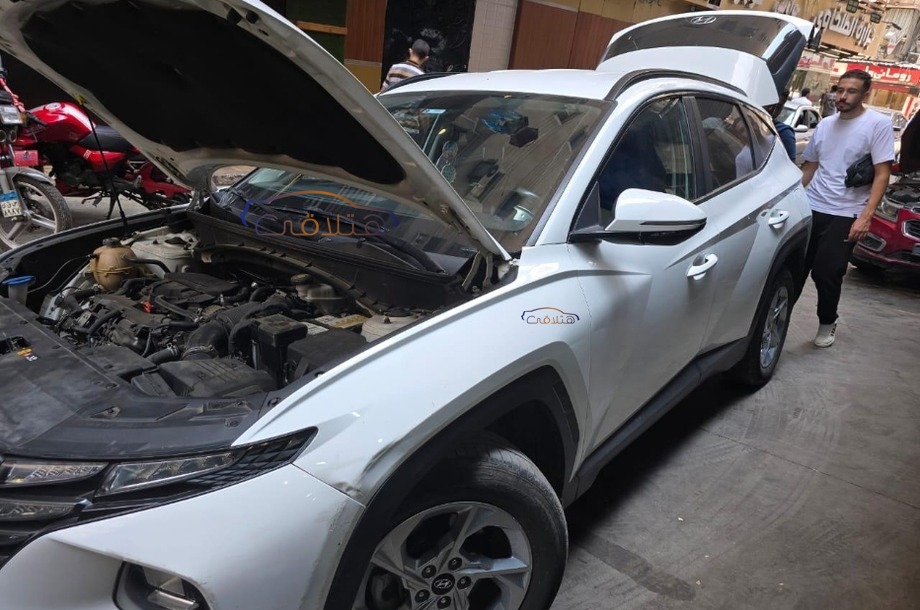 Tucson Turbo Hyundai أبيض