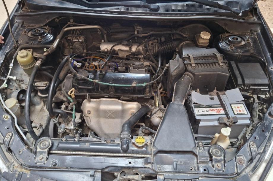 Lancer Mitsubishi أسود