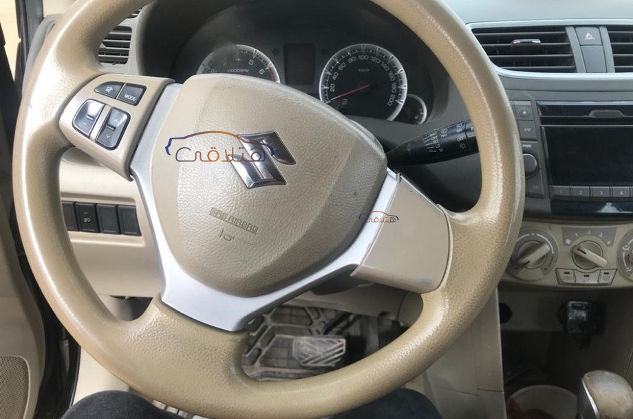 Ertiga Suzuki برونزي