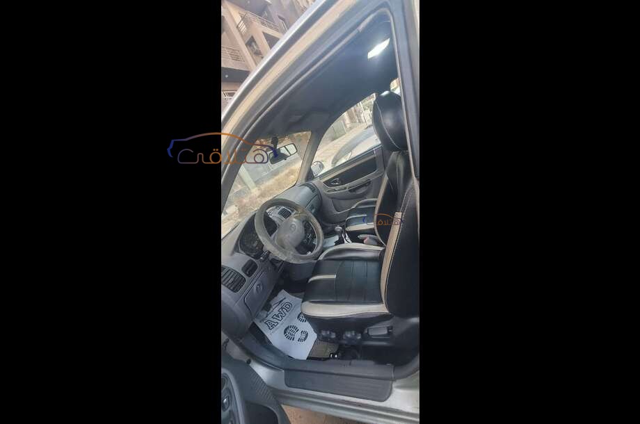 Verna Hyundai فضي
