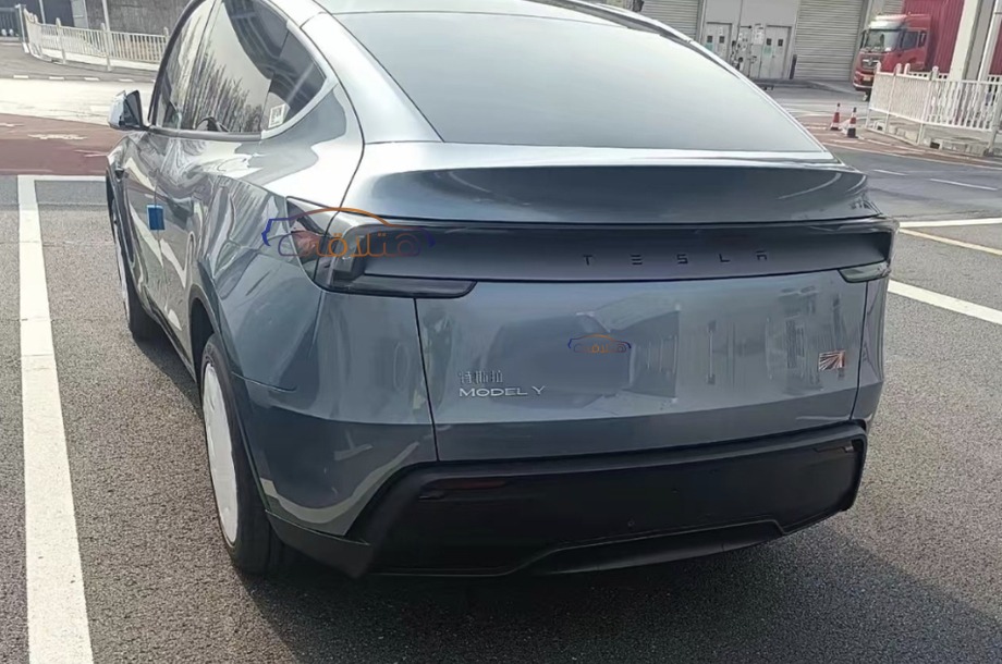 Model Y Tesla Cyan
