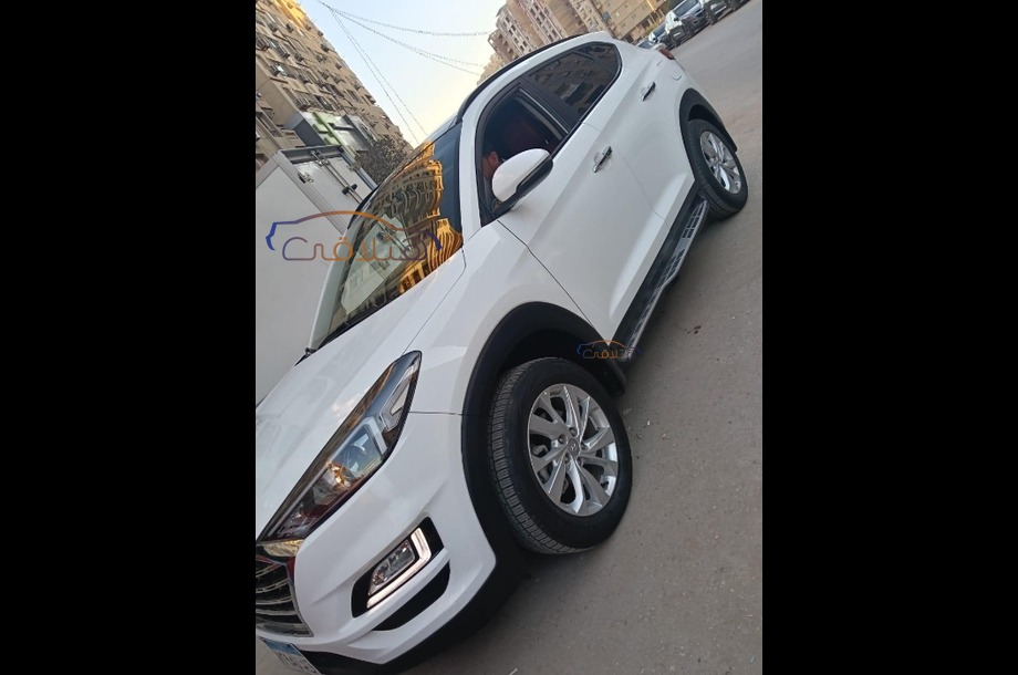 Tucson Hyundai White