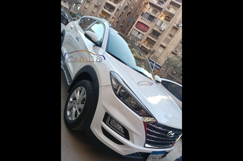 Tucson Hyundai White