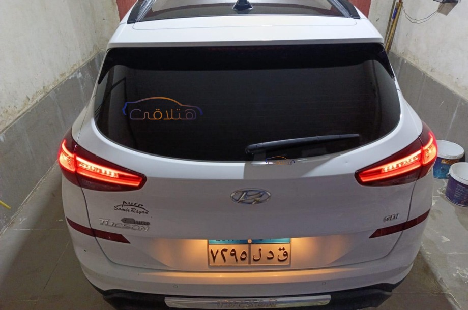 Tucson Hyundai White