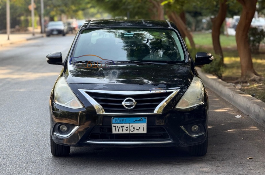 Sunny Nissan أسود