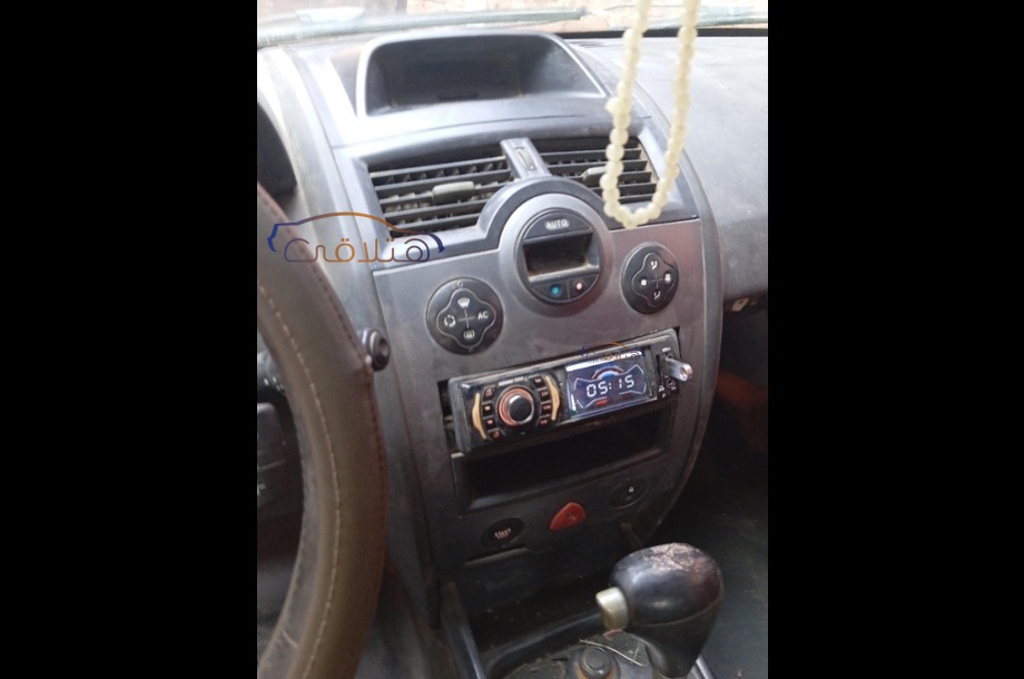 Megane Renault أسود