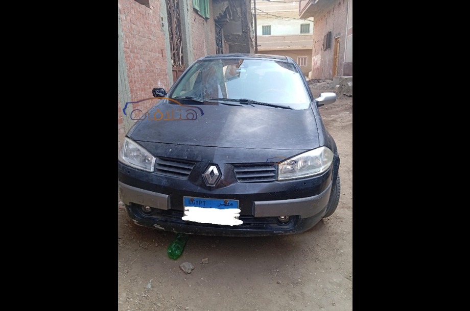 Megane Renault أسود