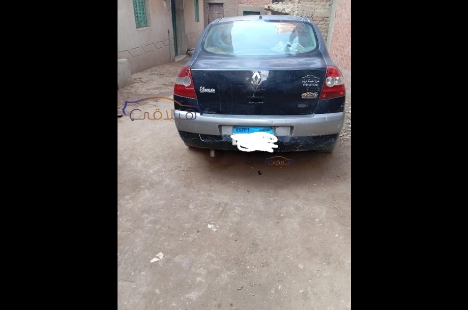 Megane Renault أسود