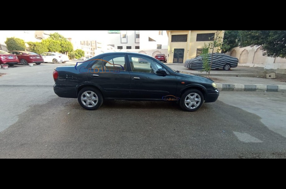 Sunny Nissan أخضر