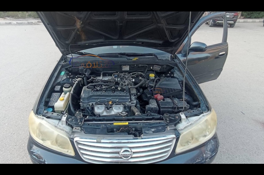 Sunny Nissan أخضر