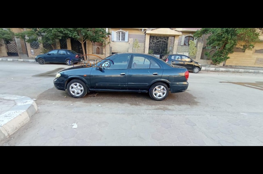 Sunny Nissan أخضر