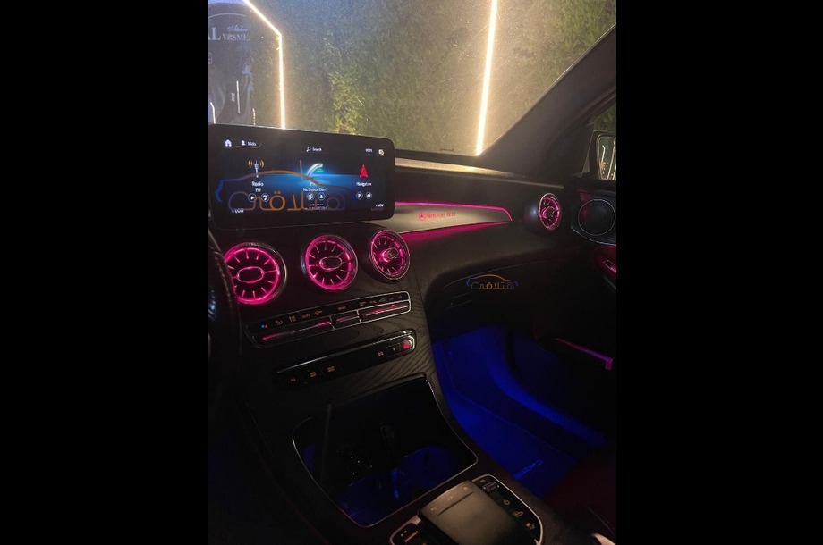 GLC 300 Mercedes أبيض