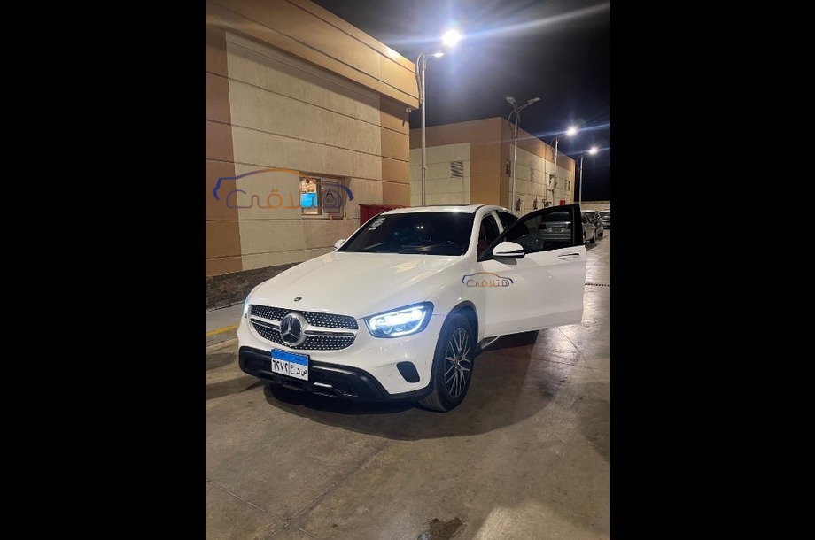 GLC 300 Mercedes أبيض