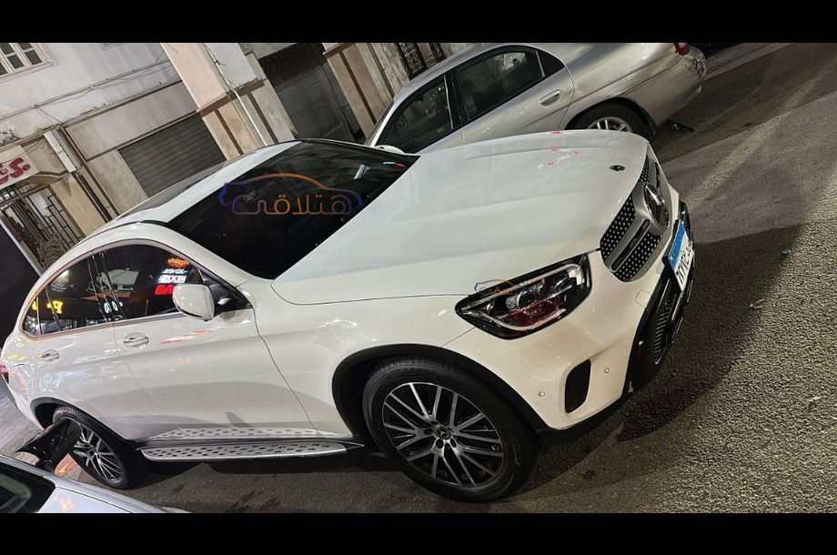 GLC 300 Mercedes أبيض