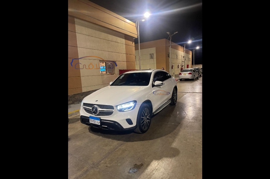 GLC 300 Mercedes أبيض