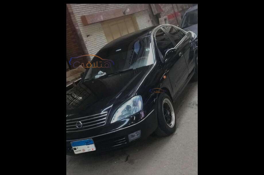 Sunny Nissan أسود