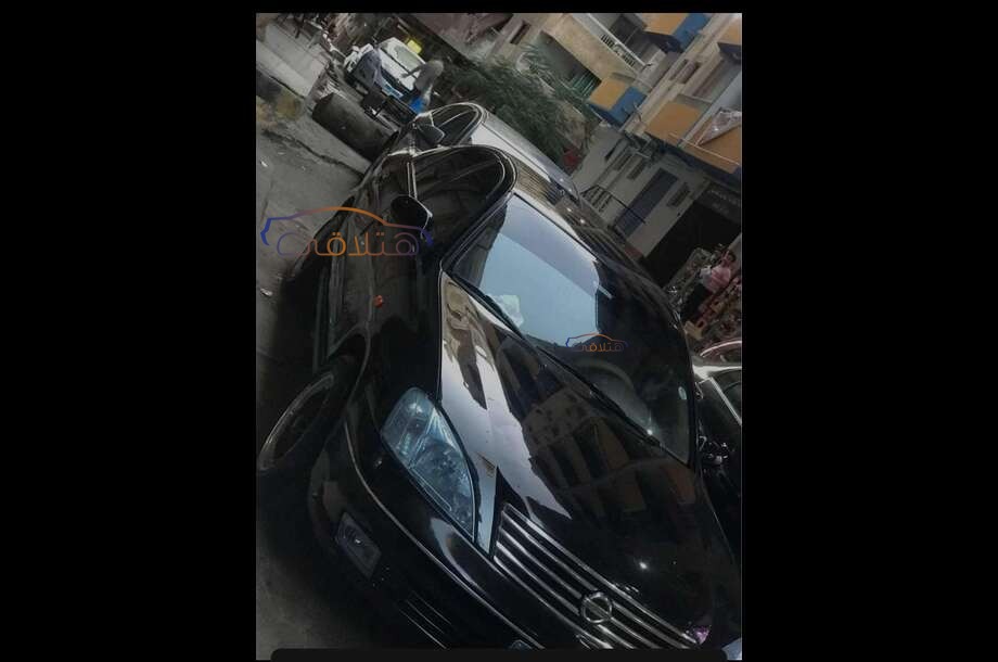 Sunny Nissan أسود