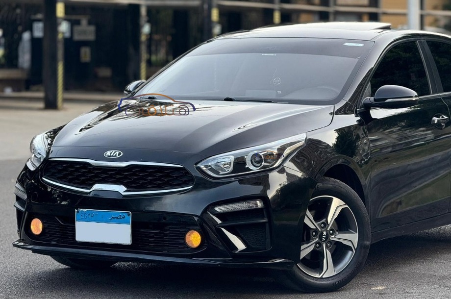 Grand Cerato Kia أسود