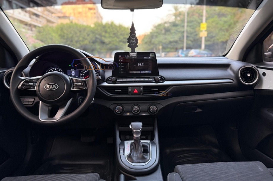 Grand Cerato Kia أسود