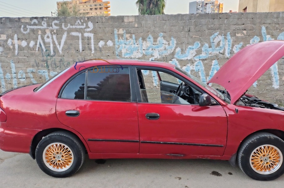 Accent Hyundai احمر
