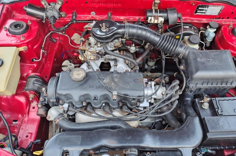 Accent Hyundai احمر